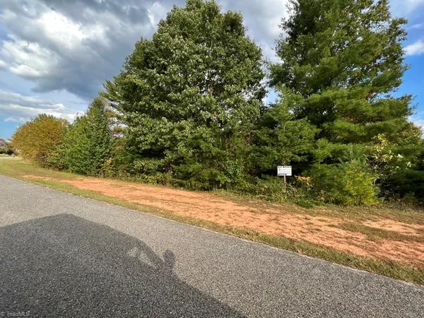 $16,500 | 0 Westbridge Place, Unit LOT 104, Mount Airy, NC 27030