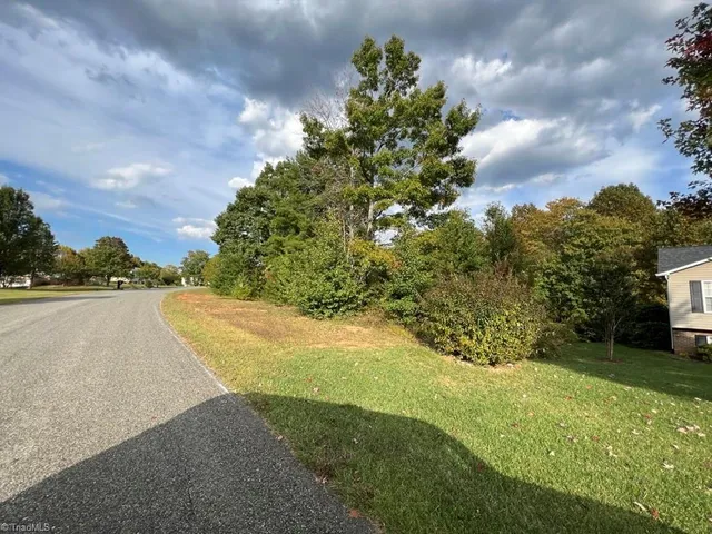 $16,500 | 0 Westbridge Place, Unit LOT 104, Mount Airy, NC 27030