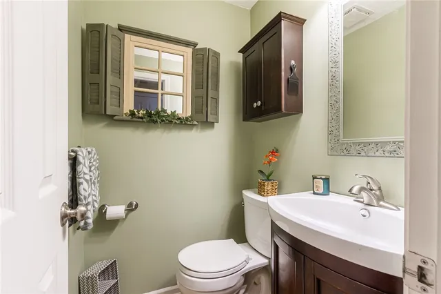 $299,900 | 42 Latchmere Drive, Victor, NY 14564