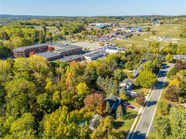 $299,900 | 42 Latchmere Drive, Victor, NY 14564