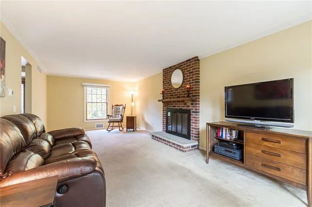 $299,900 | 42 Latchmere Drive, Victor, NY 14564