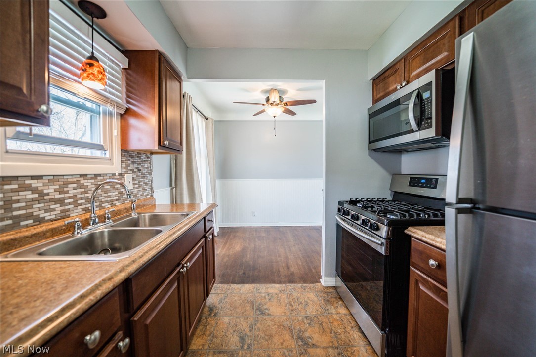 24024 Knickerbocker Road Bay Village, OH 44140 - Photo 5 of 22 Gallery Image 5