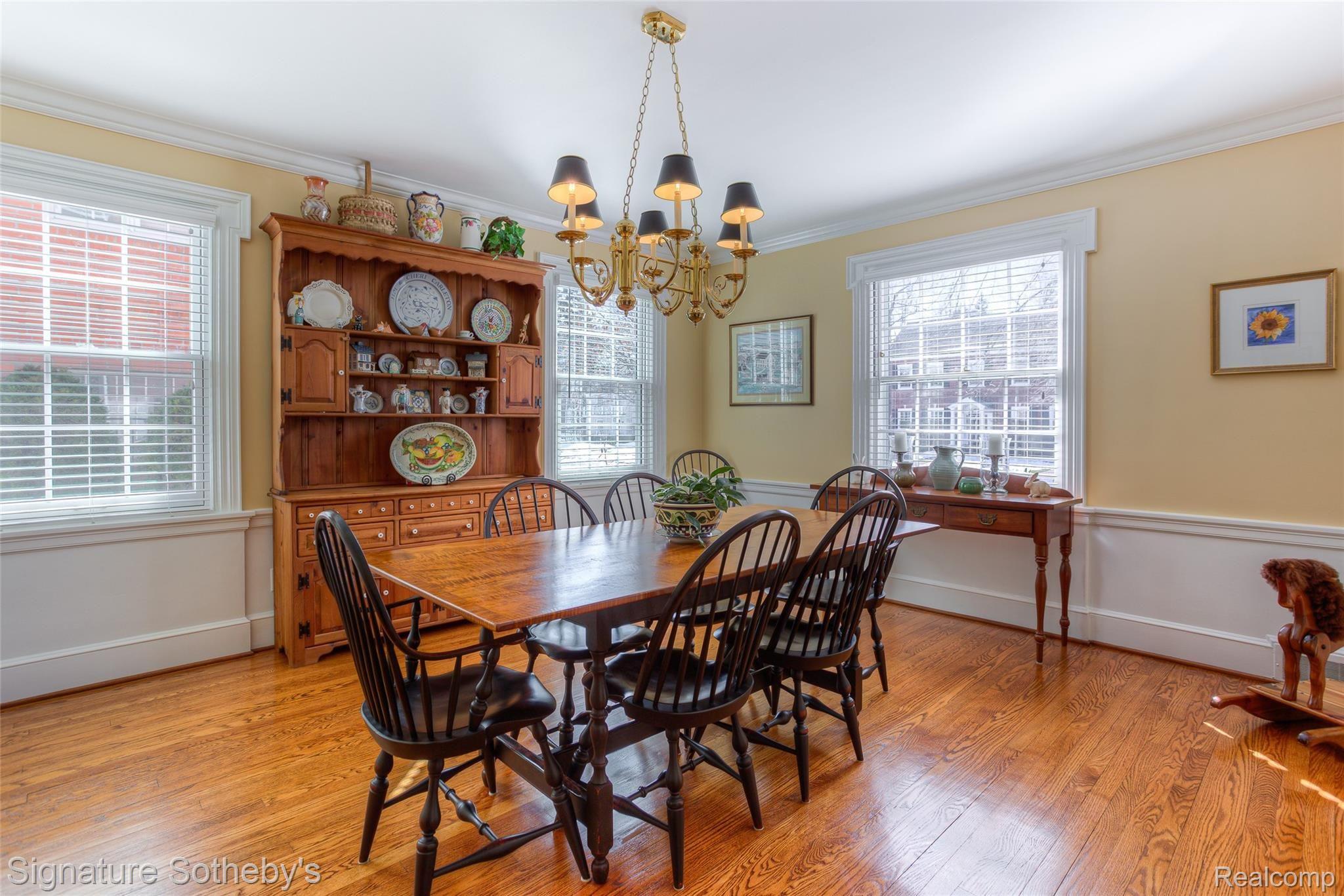 180 Merriweather Road Grosse Pointe, MI 48236 - Photo 11 of 51 dining room w 3 windows ??.jpg
