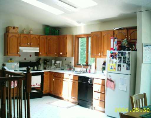 129 South Long Road Aliquippa, PA 15001 - Photo 3 of 8 Kitchen.