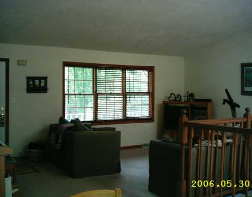 129 South Long Road Aliquippa, PA 15001 - Photo 4 of 8 Living Room.