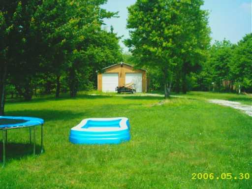 129 South Long Road Aliquippa, PA 15001 - Photo 6 of 8 Yard/Garden.