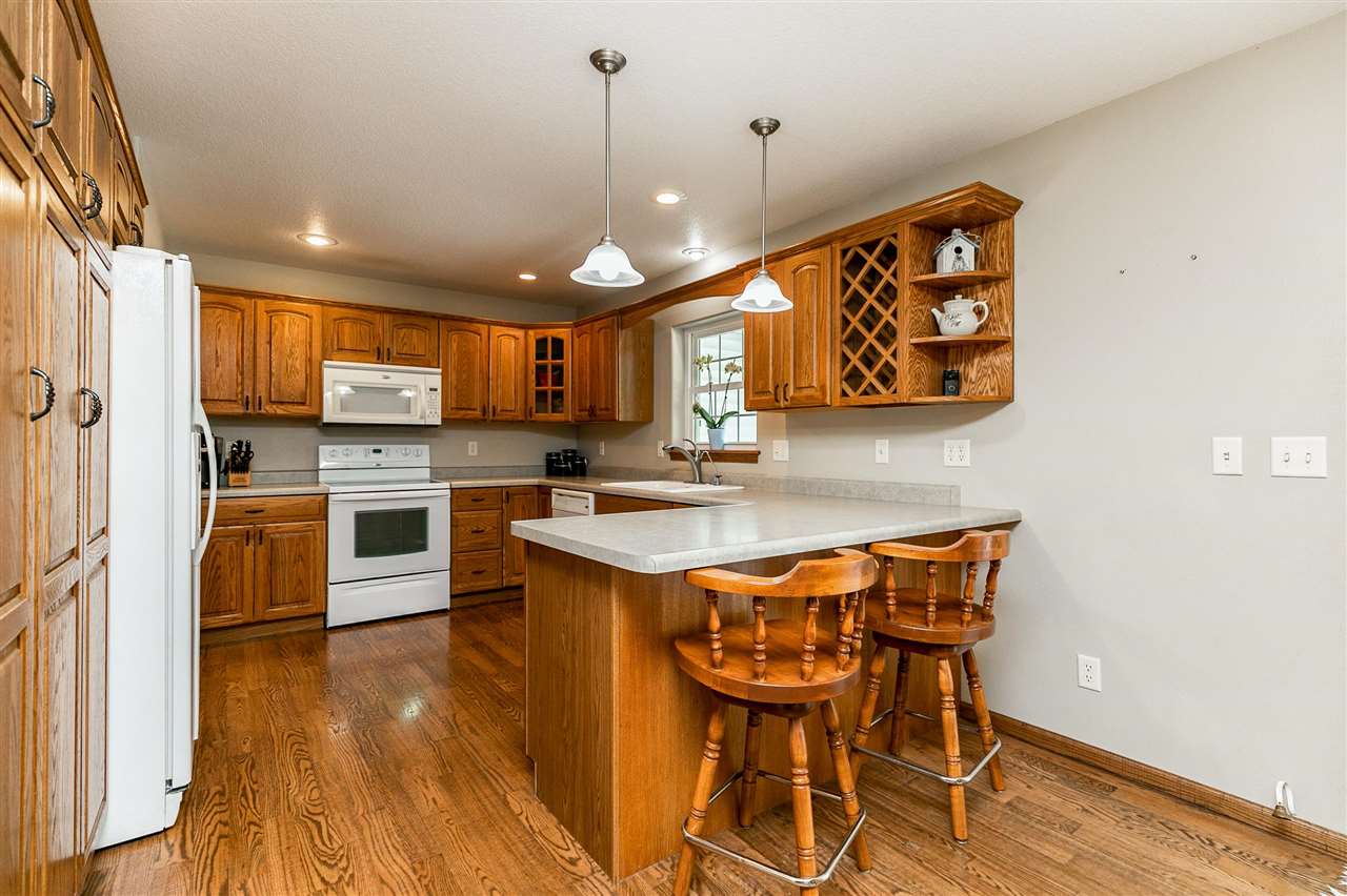 1413 Willow Brook Lane Riverside, IA 52327 - Photo 12 of 50 Gallery Image 12