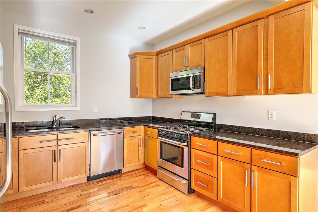 400 Hope Street, Unit 1 Providence, RI 02906 - Photo 9 of 33