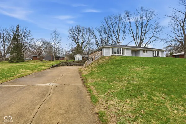$249,900 | 2226 Lake Drive, Anderson, IN 46012