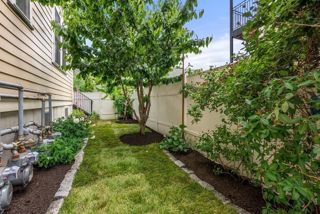 43 Coffey Street, Unit 2 Boston, MA 02122 - Photo 22 of 29