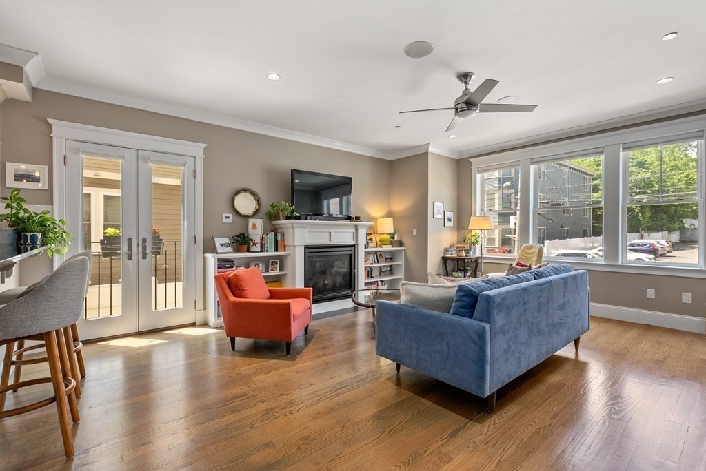43 Coffey Street, Unit 2 Boston, MA 02122 - Photo 3 of 29