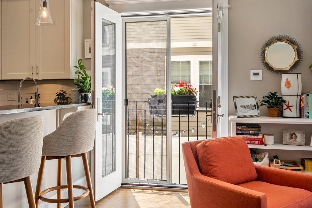 43 Coffey Street, Unit 2 Boston, MA 02122 - Photo 5 of 29