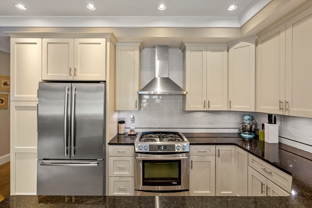 43 Coffey Street, Unit 2 Boston, MA 02122 - Photo 8 of 29