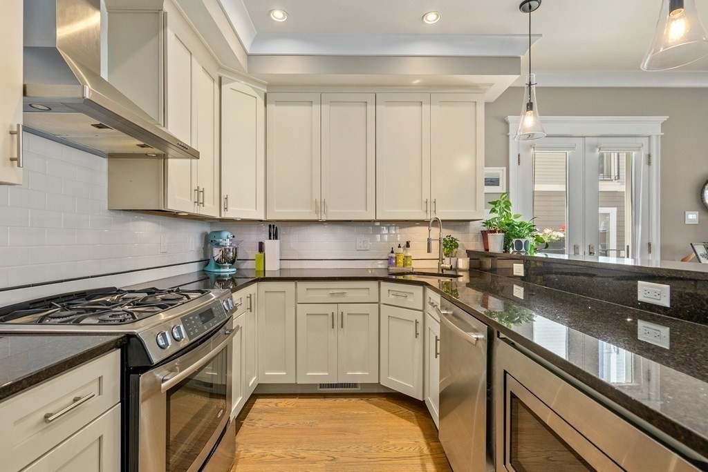 43 Coffey Street, Unit 2 Boston, MA 02122 - Photo 9 of 29
