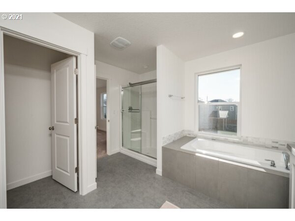 17052 Southeast Troge Road, Unit LT305 Happy Valley, OR 97086 - Photo 17 of 26 Gallery Image 17