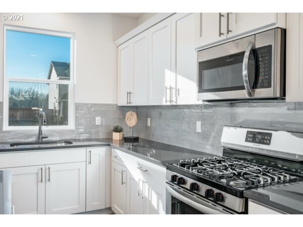 17052 Southeast Troge Road, Unit LT305 Happy Valley, OR 97086 - Photo 5 of 26 Gallery Image 5
