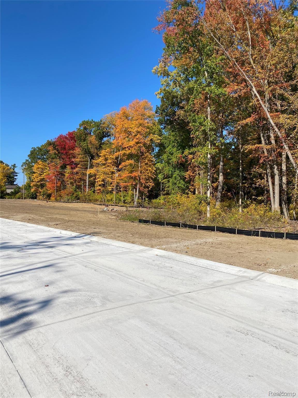 0 Crestwyk Lane, Unit 7 Rochester, MI 48307 - Photo 8 of 10 Crestwyk3.jpg