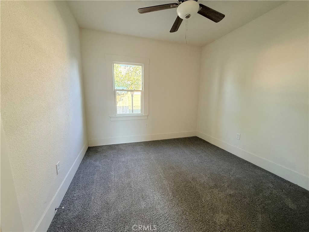 392 West L Street Colton, CA 92324 - Photo 31 of 41 an empty room with a window