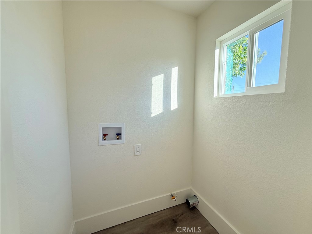 392 West L Street Colton, CA 92324 - Photo 36 of 41 an empty room with windows