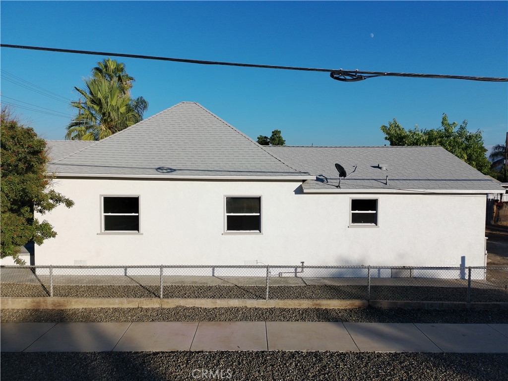 392 West L Street Colton, CA 92324 - Photo 6 of 41 a front view of a house