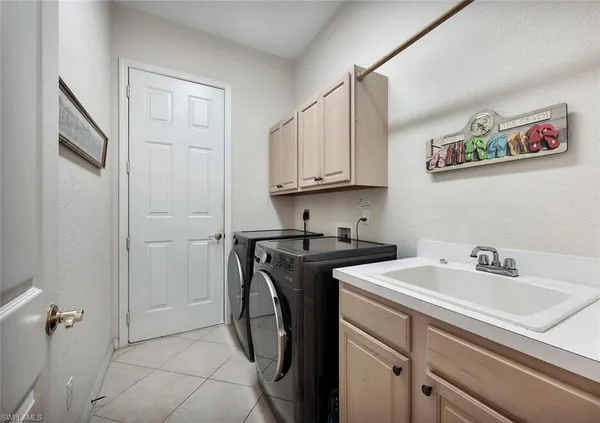$600,000 | 317 Harvard Lane, Naples, FL 34104
