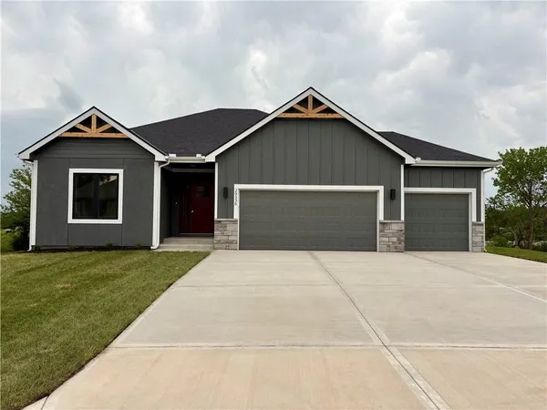 $510,000 | 29336 Palmer Drive, Paola, KS 66071