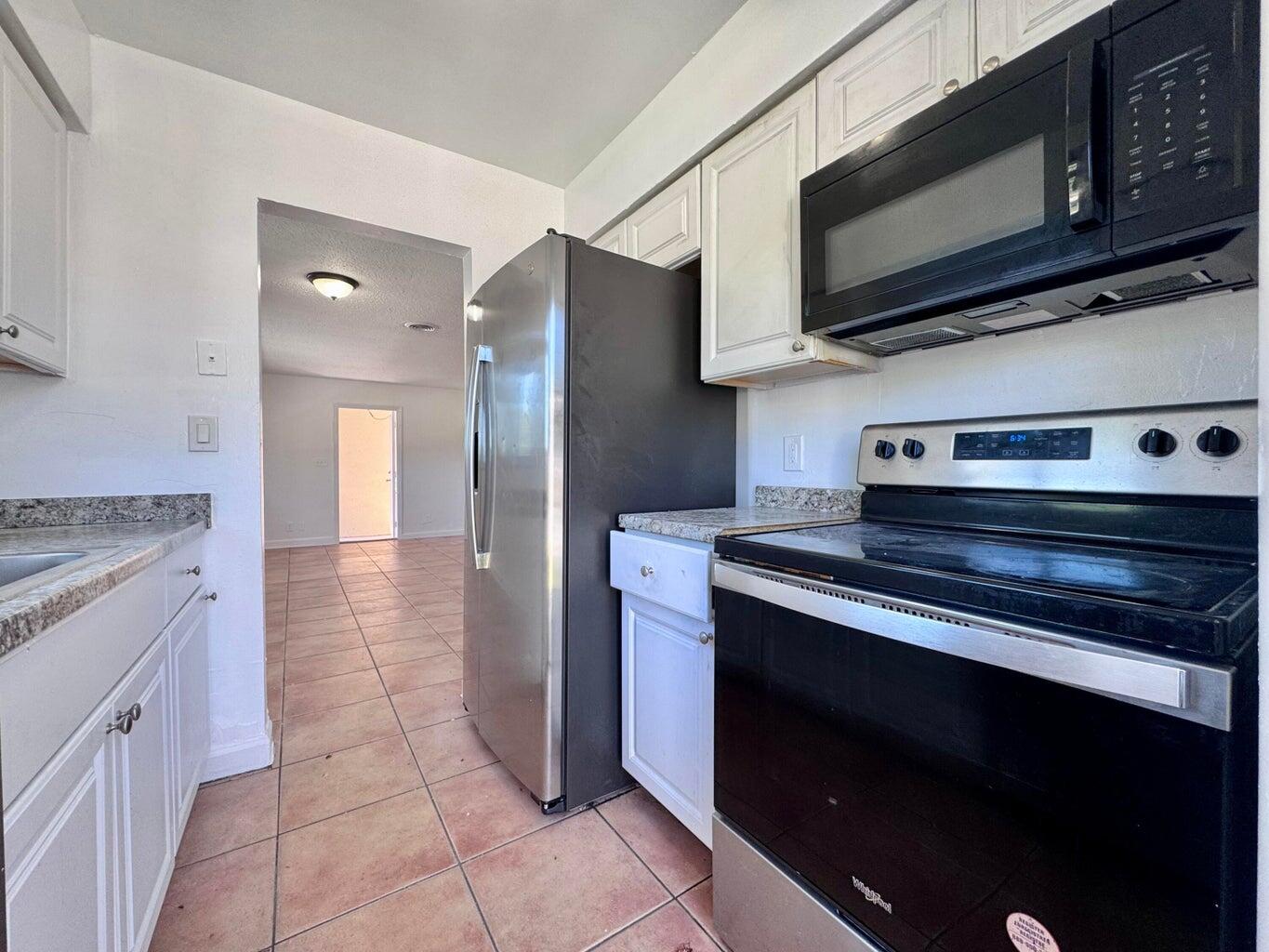 2920 Northeast 7th Avenue, Unit A Pompano Beach, FL 33064 - Photo 2 of 16 11