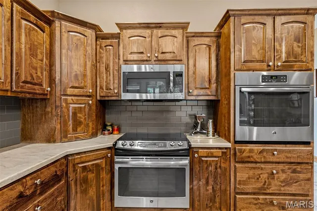 $798,000 | 4510 M- Highway, Macomb, MO 65702