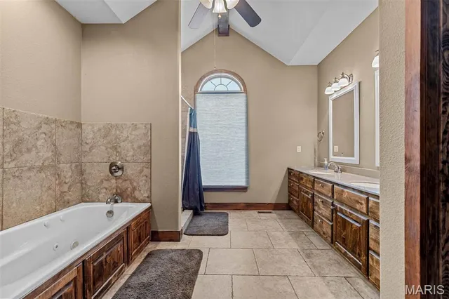 $798,000 | 4510 M- Highway, Macomb, MO 65702