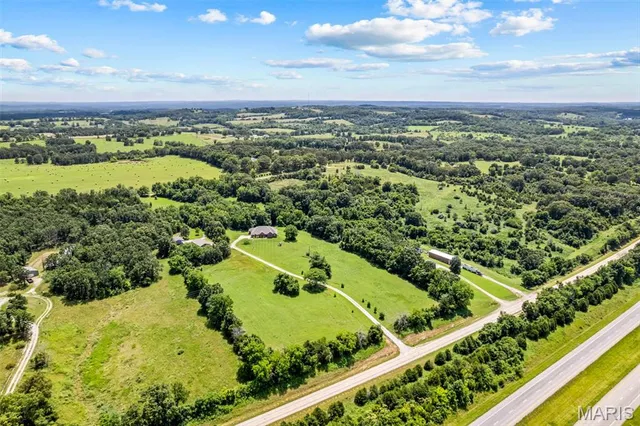 $798,000 | 4510 M- Highway, Macomb, MO 65702