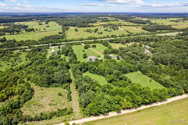 $798,000 | 4510 M- Highway, Macomb, MO 65702