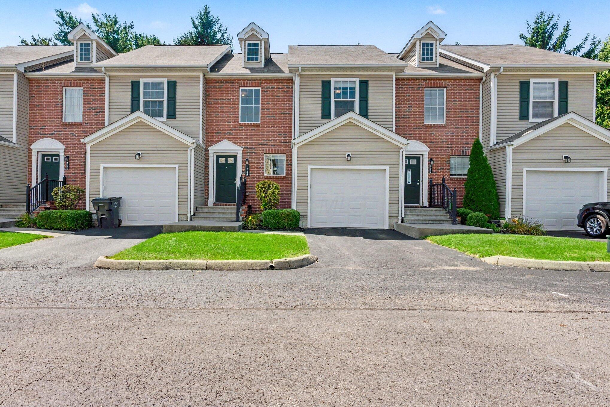 8345 Bruntsfield Road Columbus, OH 43235 - Photo 1 of 25 025_file_9582