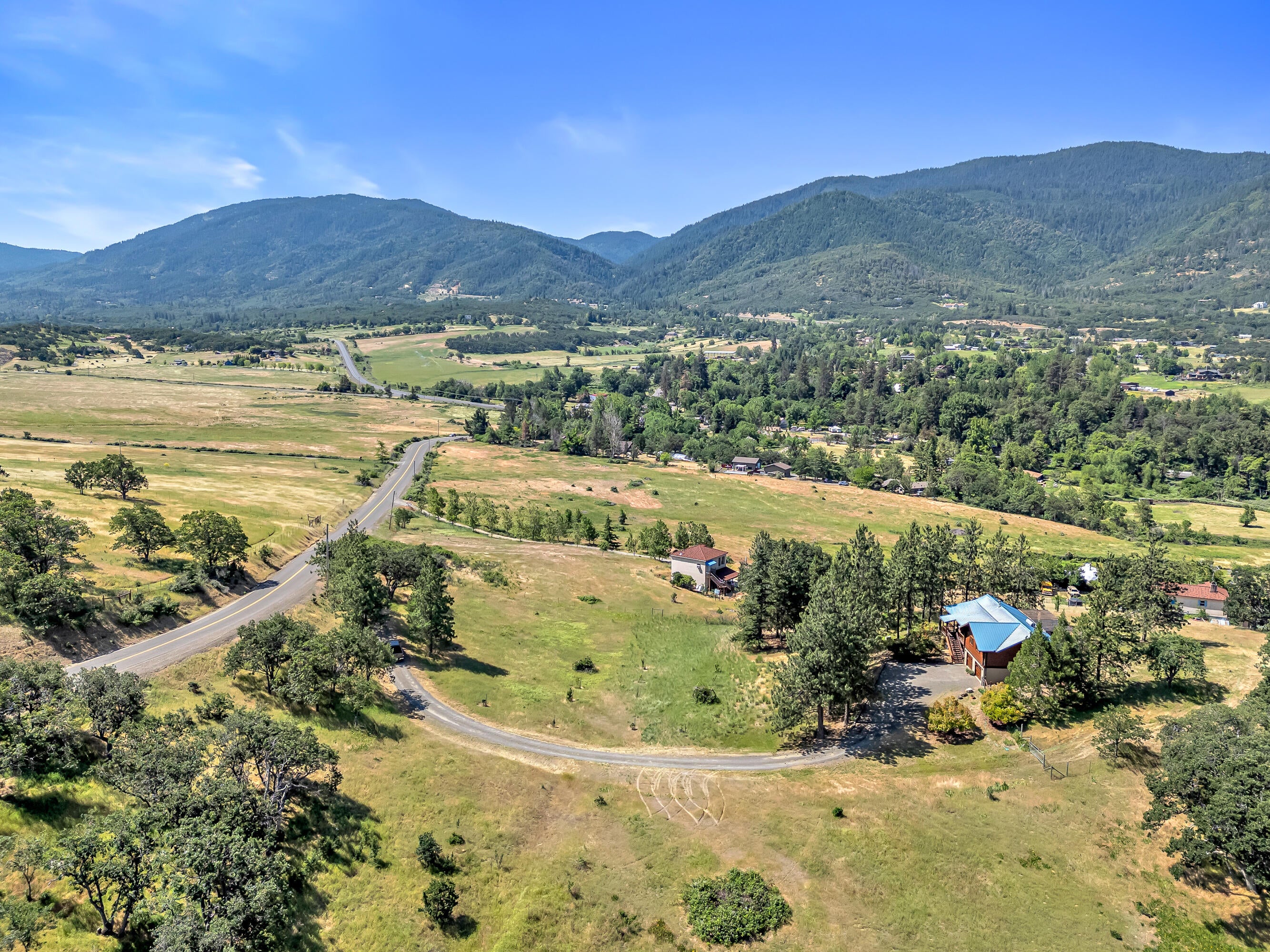 11597 Corp Ranch Road Ashland, OR 97520 - Photo 47 of 57 DJI_20250605110108_0058_D