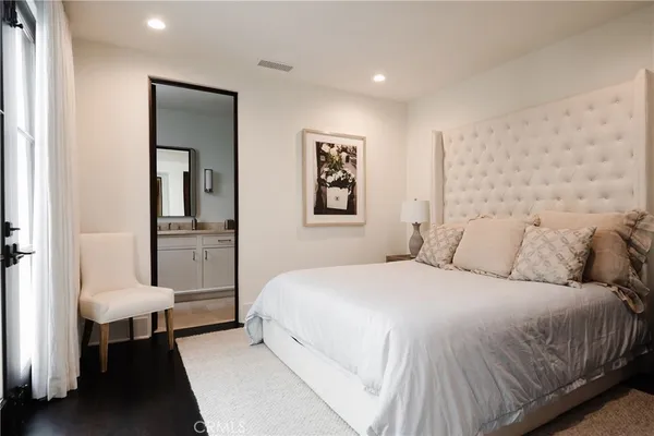 $45,000 | 901 Pacific Avenue, Manhattan Beach, CA 90266