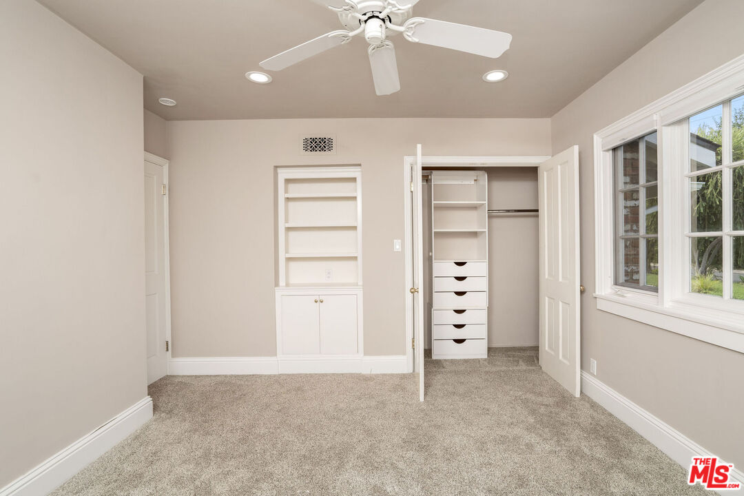 5360 Bothwell Road Tarzana, CA 91356 - Photo 17 of 22