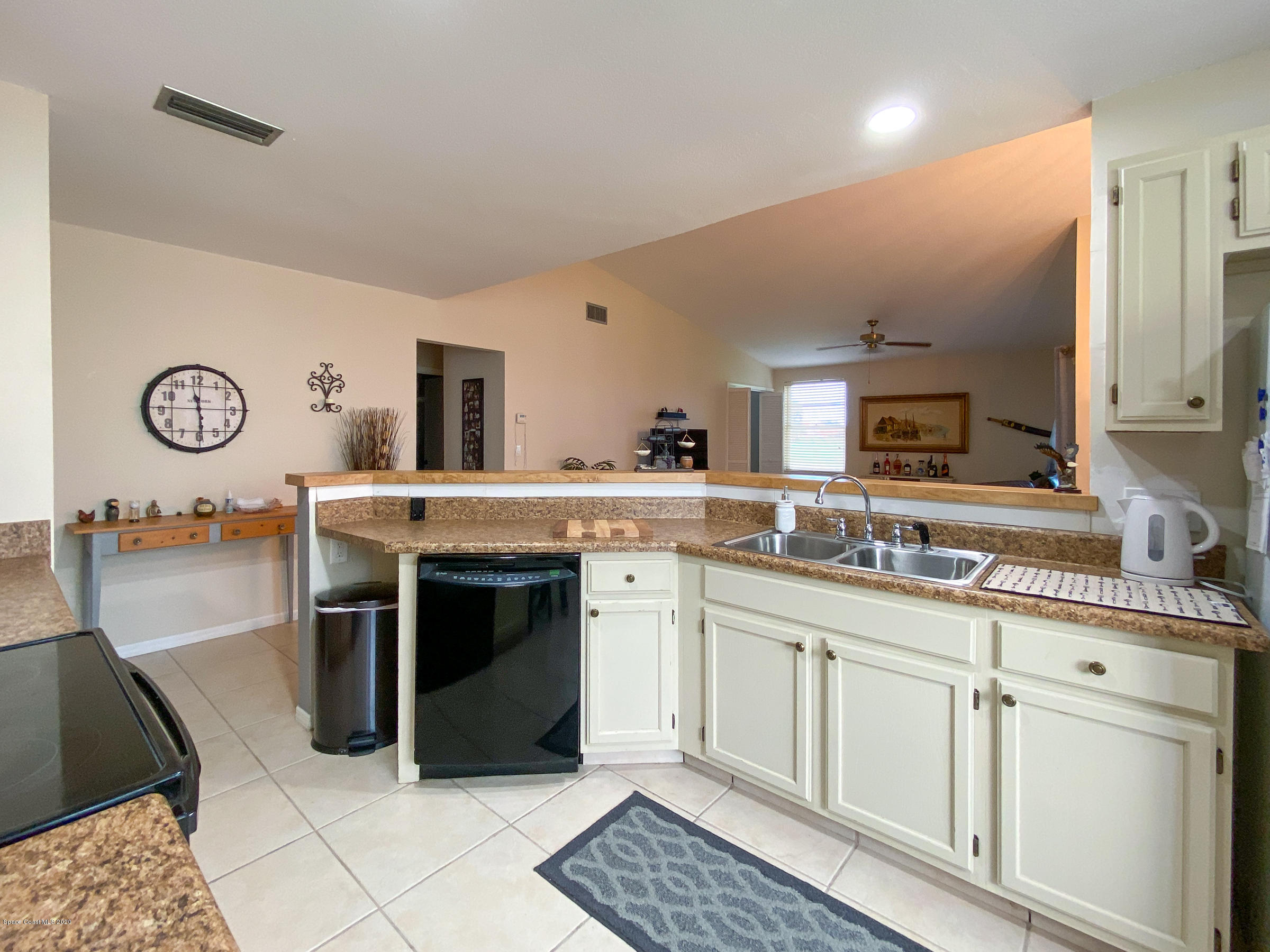 708 Green Valley Lane Melbourne, FL 32940 - Photo 8 of 44 708GreenValleyLane-14