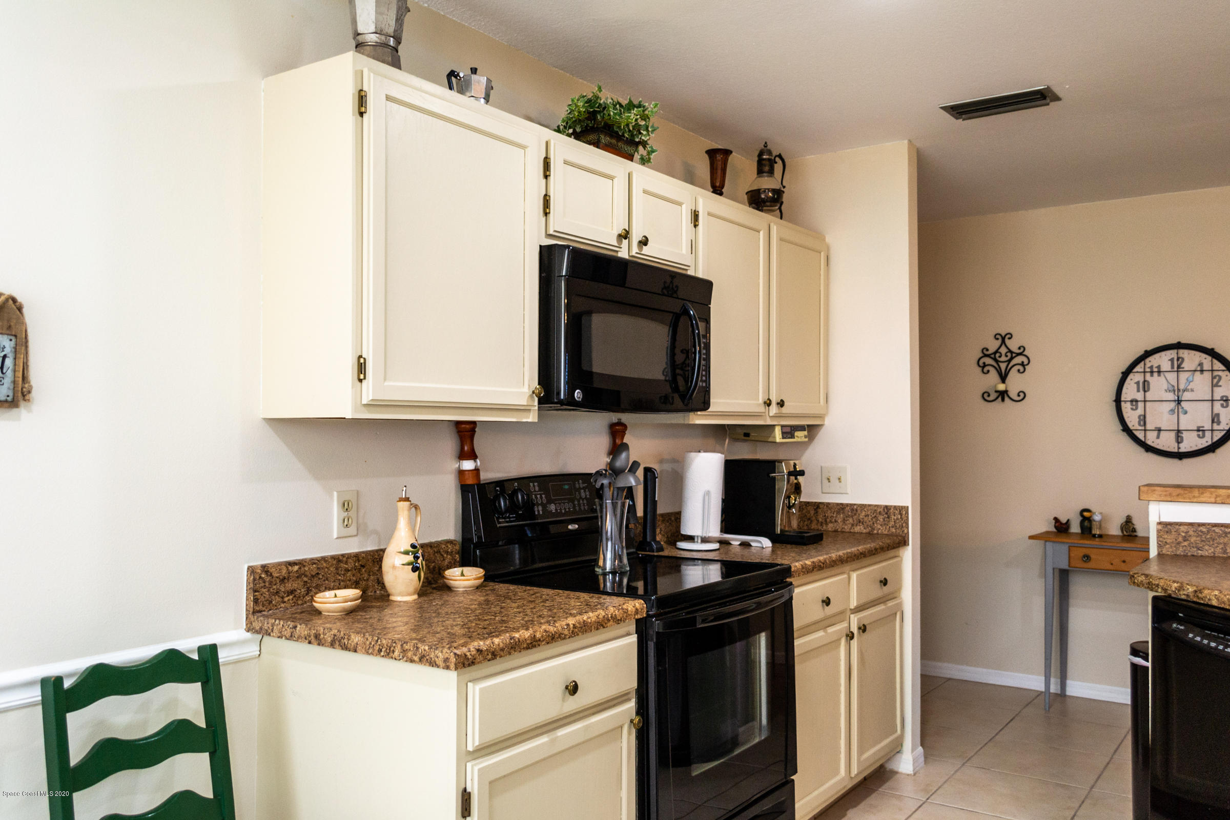 708 Green Valley Lane Melbourne, FL 32940 - Photo 9 of 44 708GreenValleyLane-44
