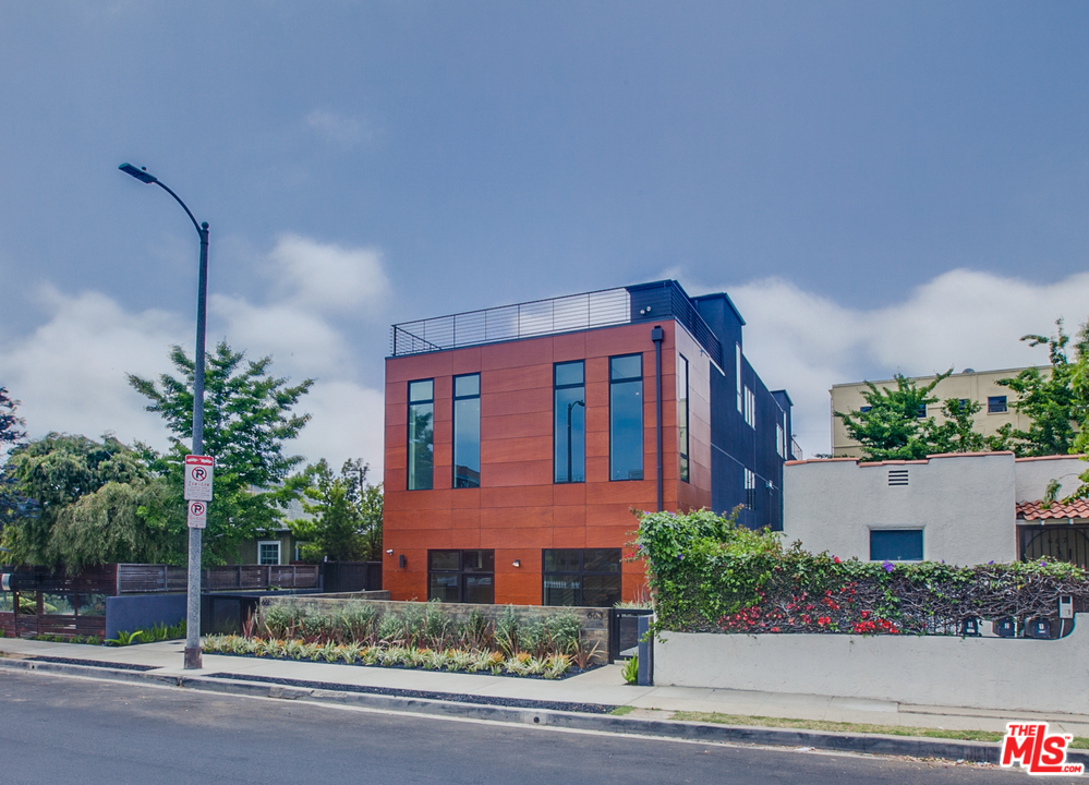 663 Brooks Avenue Venice, CA 90291 - Photo 2 of 30