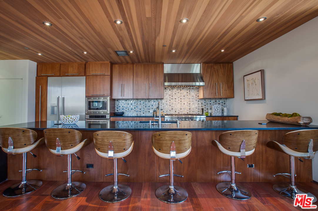 663 Brooks Avenue Venice, CA 90291 - Photo 13 of 30