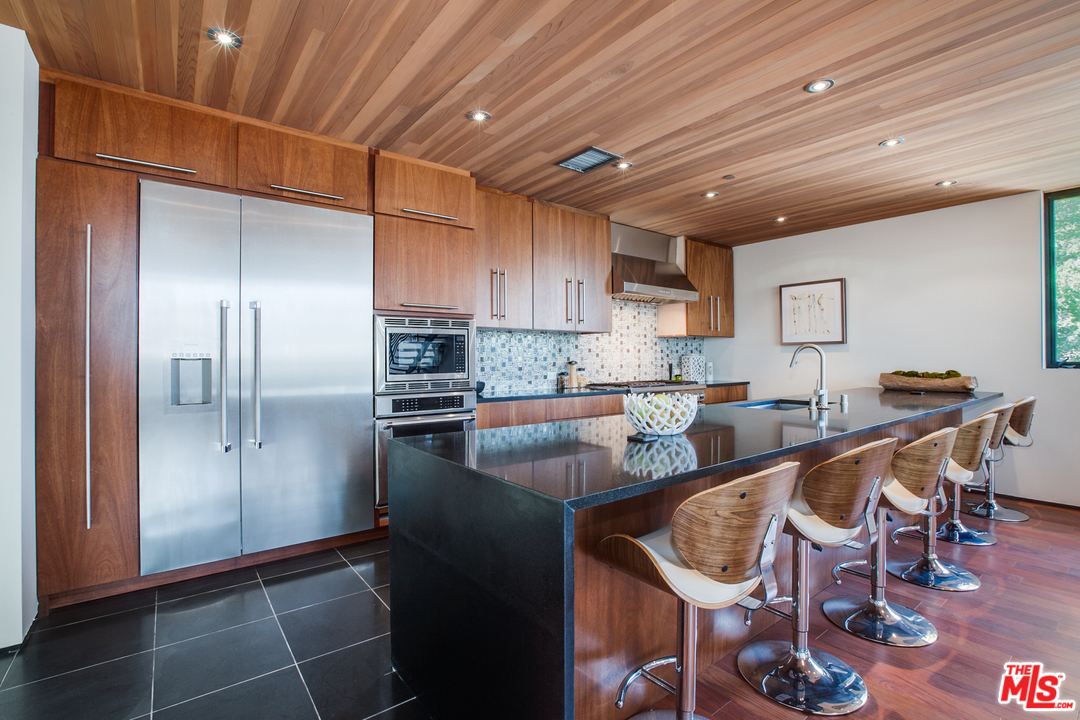 663 Brooks Avenue Venice, CA 90291 - Photo 14 of 30