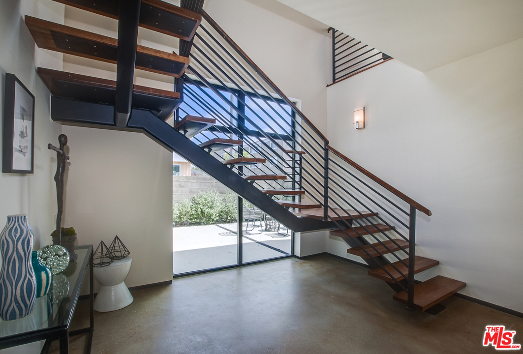 663 Brooks Avenue Venice, CA 90291 - Photo 7 of 30