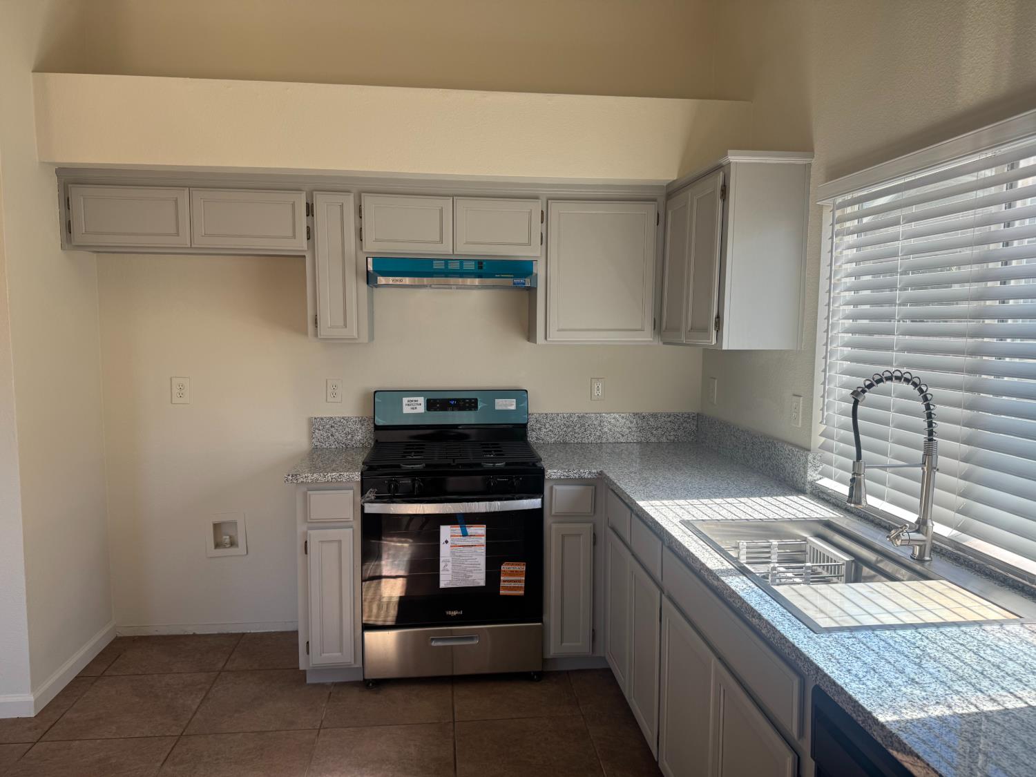 2529 Rushing River Drive Modesto, CA 95351 - Photo 7 of 22