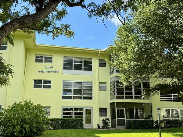 $1,600 | 1100 Ponce De Leon Circle, Unit E306, Vero Beach, FL 32960