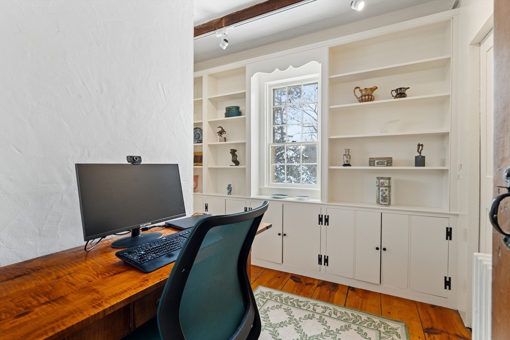 139 Walpole Street Dover, MA 02030 - Photo 11 of 36