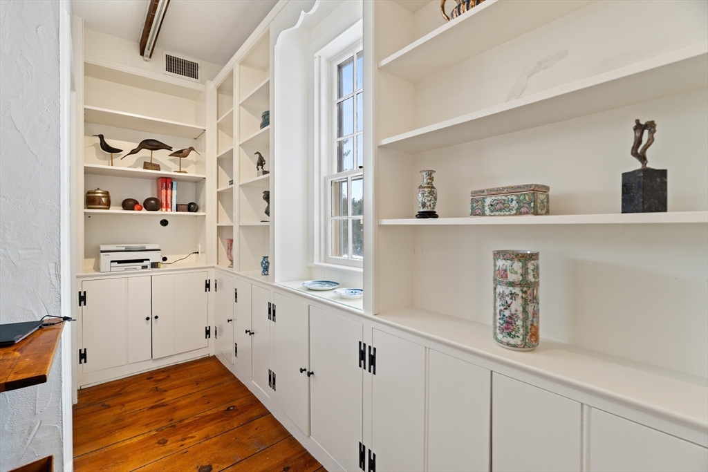 139 Walpole Street Dover, MA 02030 - Photo 12 of 36