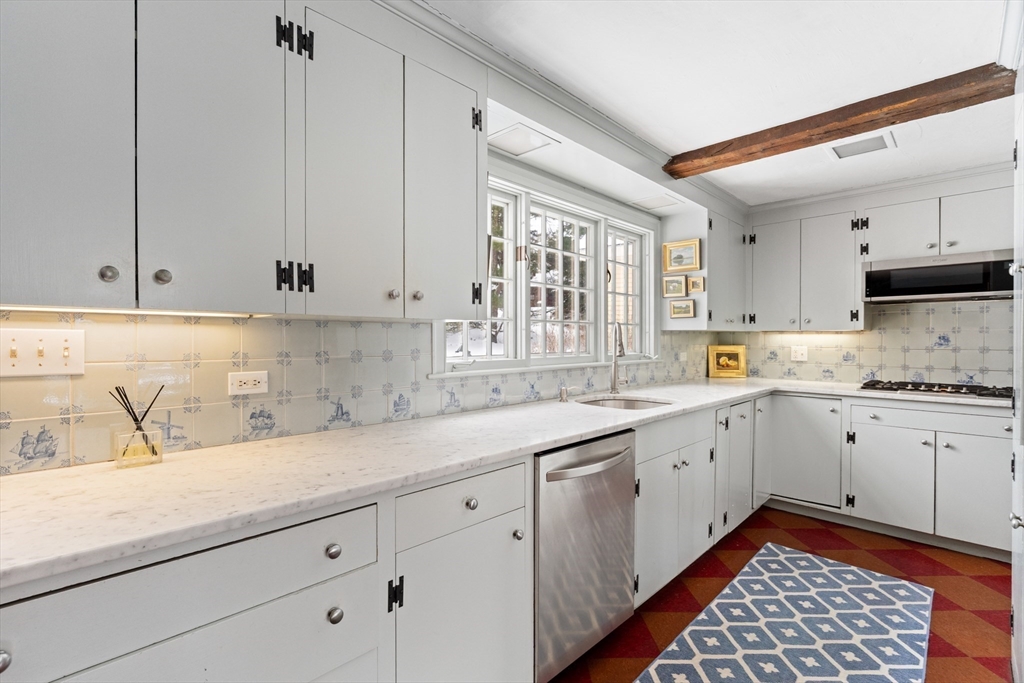 139 Walpole Street Dover, MA 02030 - Photo 18 of 36