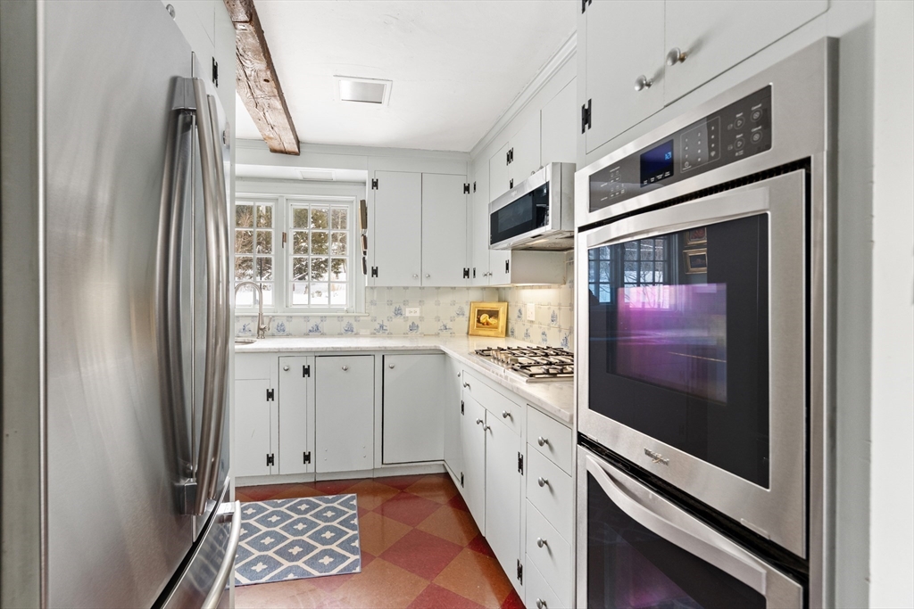 139 Walpole Street Dover, MA 02030 - Photo 20 of 36