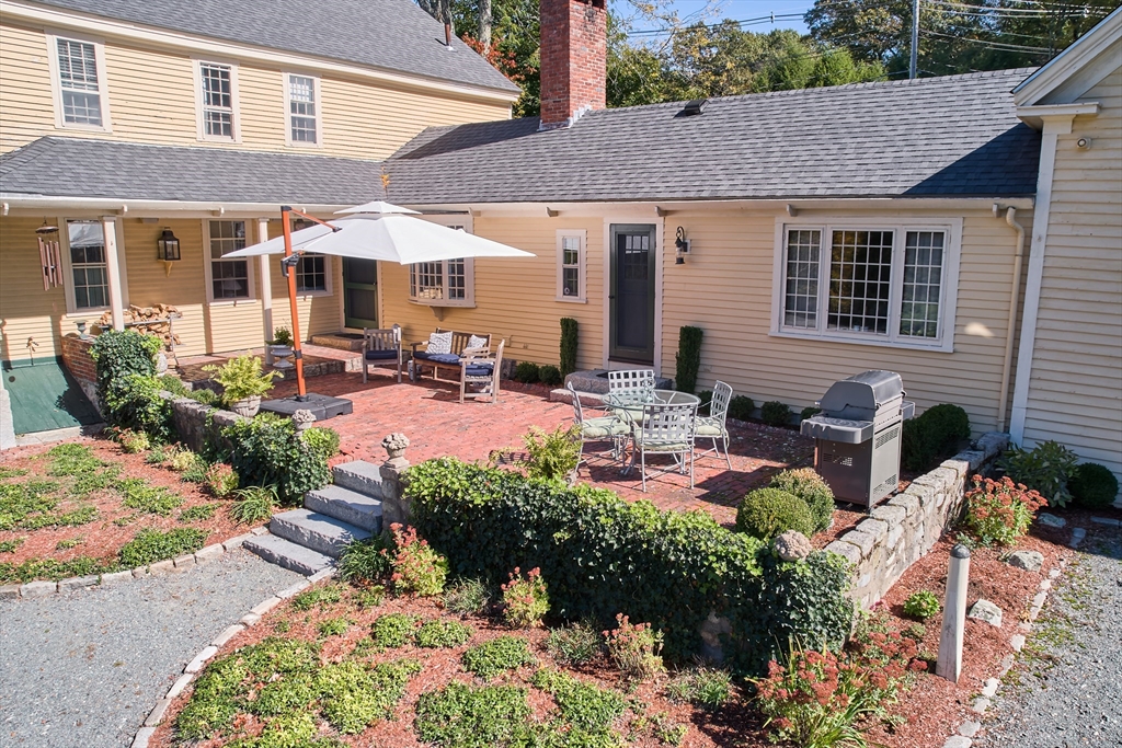 139 Walpole Street Dover, MA 02030 - Photo 3 of 36