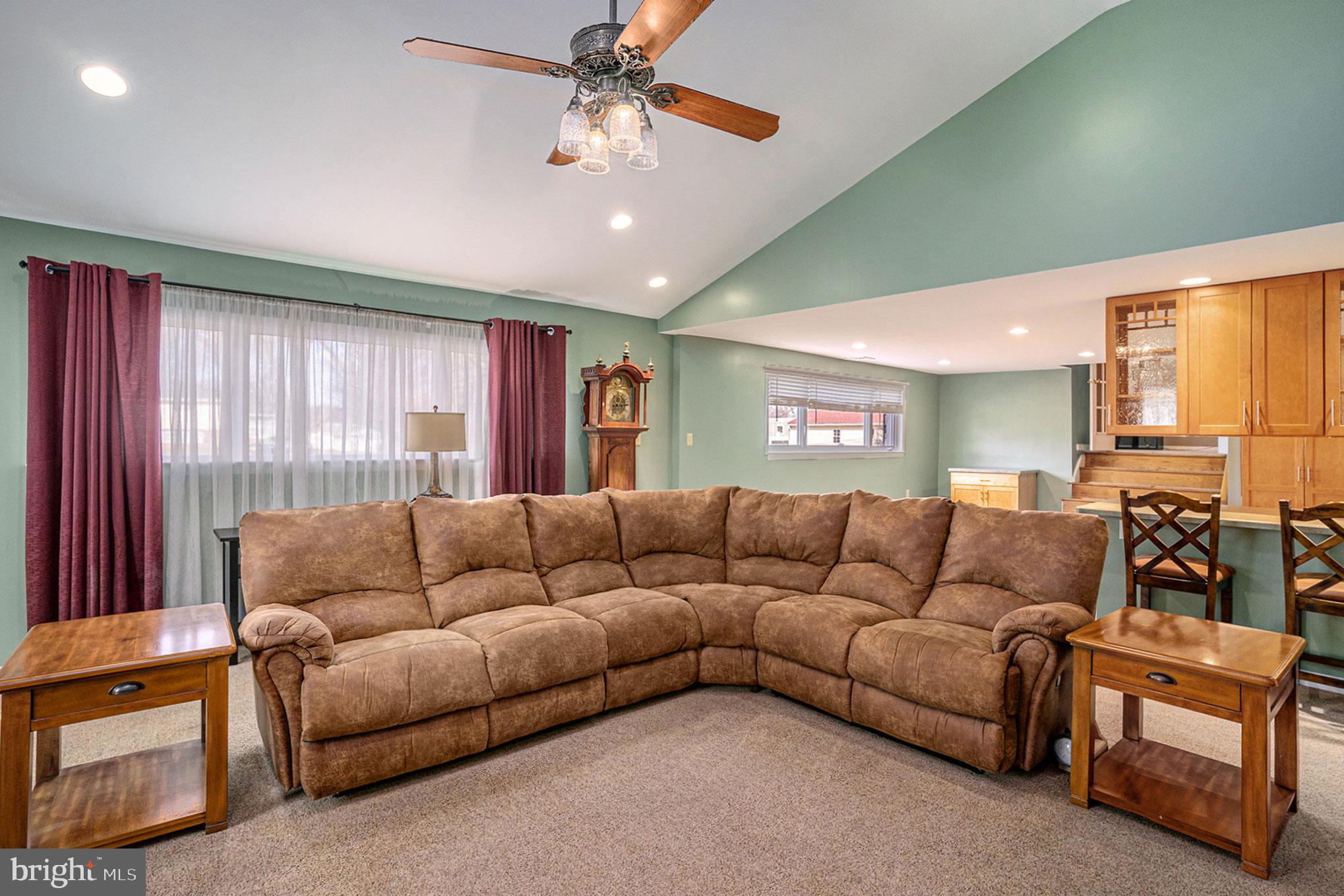 34 Miami Road Jeffersonville, PA 19403 - Photo 10 of 40 Family Room