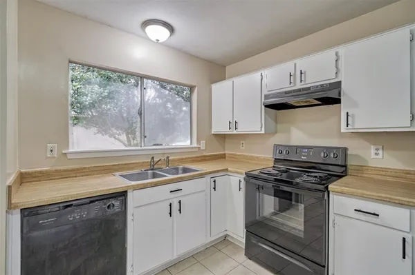 $1,795 | 45 Blue Fox Road, Spring, TX 77380